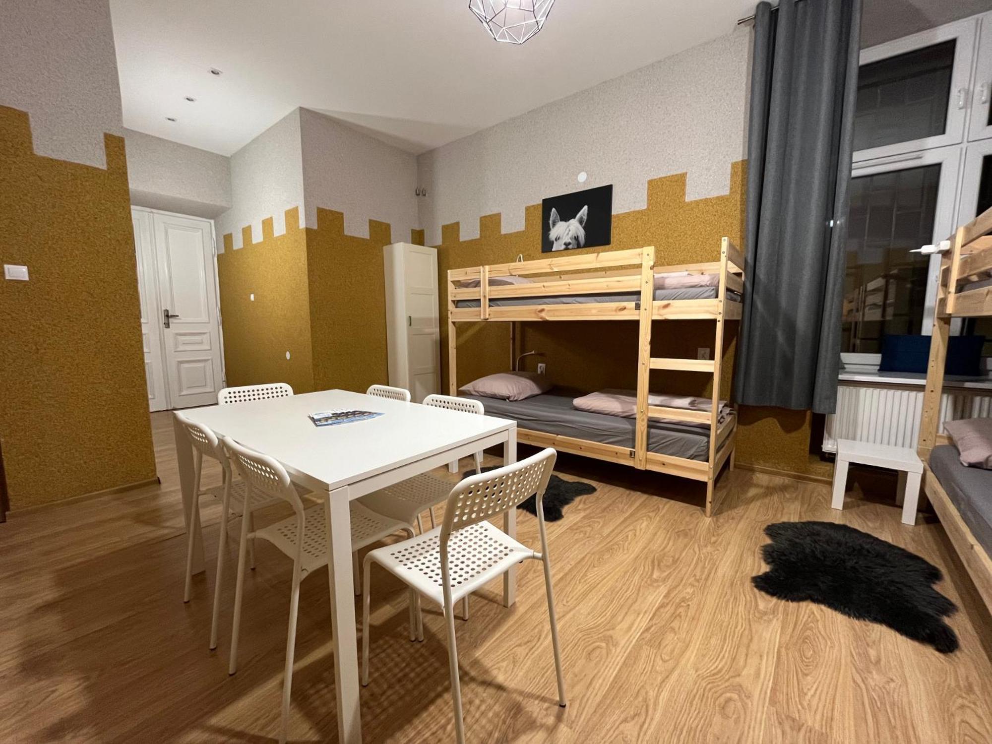 Girls Hostel Cracovie Extérieur photo