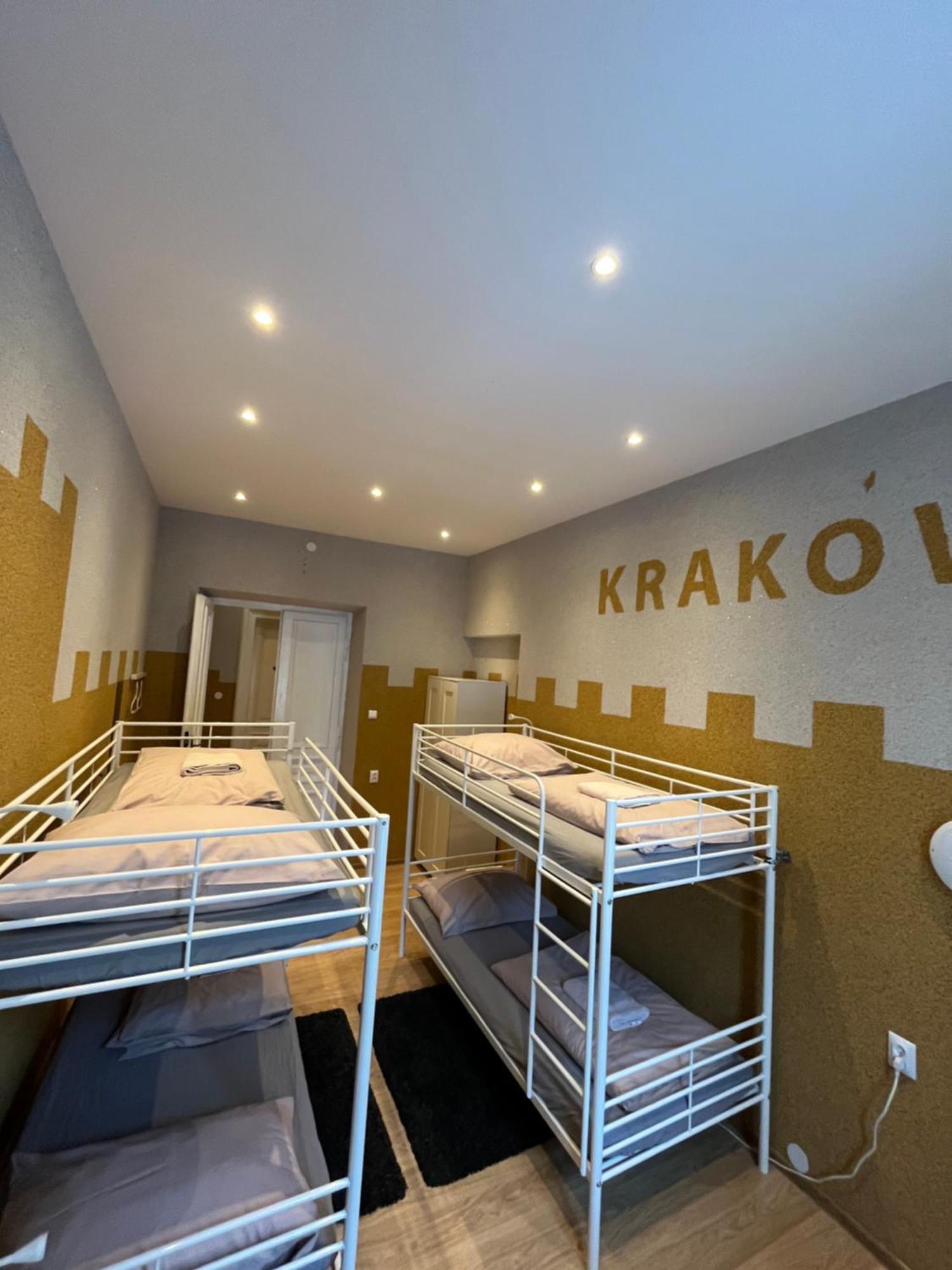 Girls Hostel Cracovie Extérieur photo