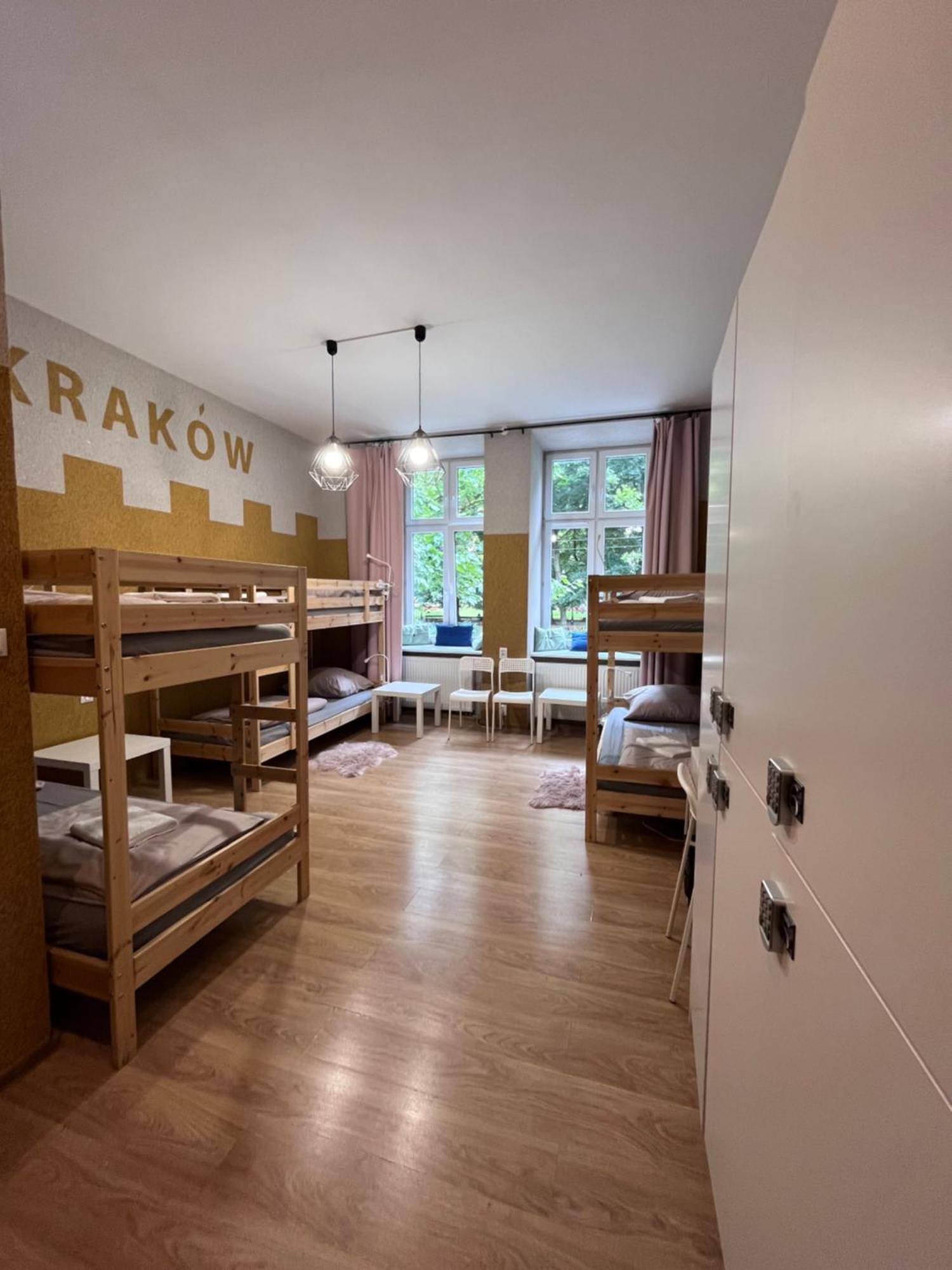 Girls Hostel Cracovie Extérieur photo