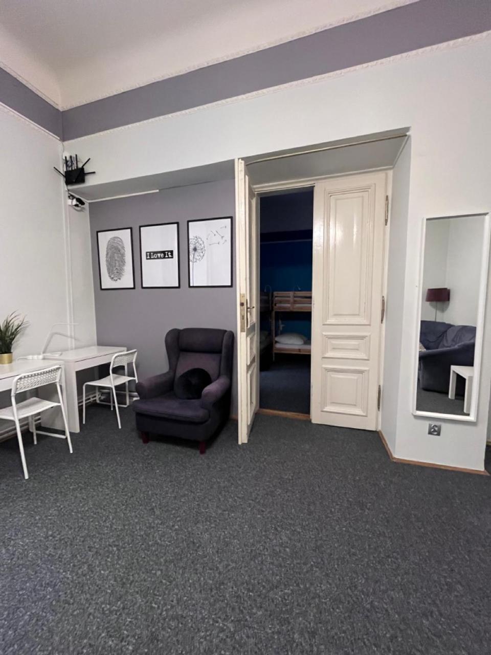 Girls Hostel Cracovie Extérieur photo